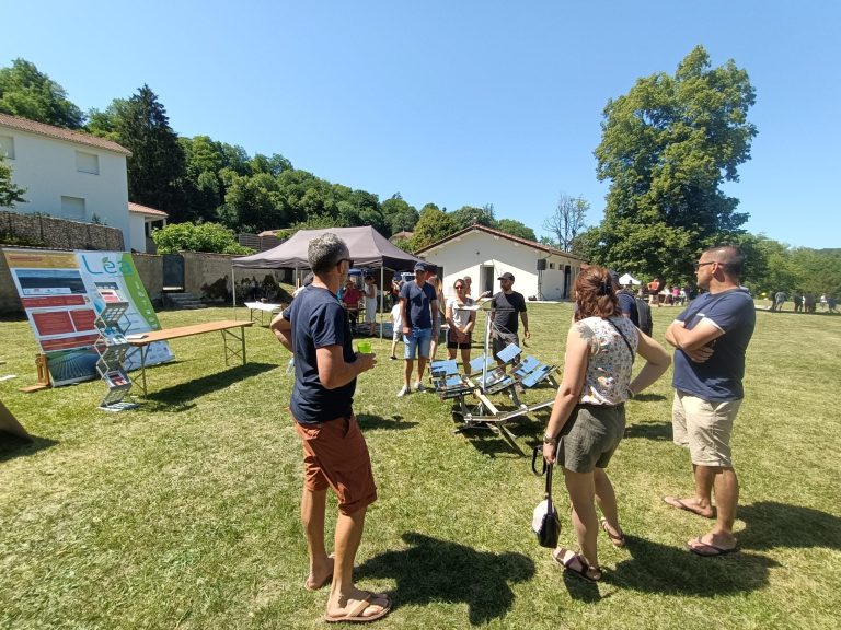 La SEM LÉA était présente le 11 juin 2022 à la manifestation "Sur un Air de Famille", organisée par la Communauté de Communes Rives de l’Ain Pays du Cerdon, pour présenter et échanger avec les visiteurs sur le projet de la future centrale photovoltaïque Pondinoise des Maladières.