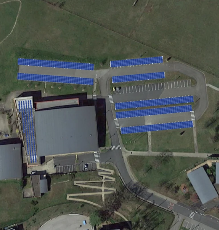 Plan de calepinage des projets de construction de 6 ombrières photovoltaïques sur le parking et sur la toiture du complexe Visiosport à Montceaux
