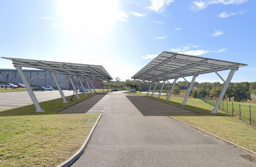 Illustration des six ombrières photovoltaïques sur le parking complexe Visiosport sur la commune de Montceaux.