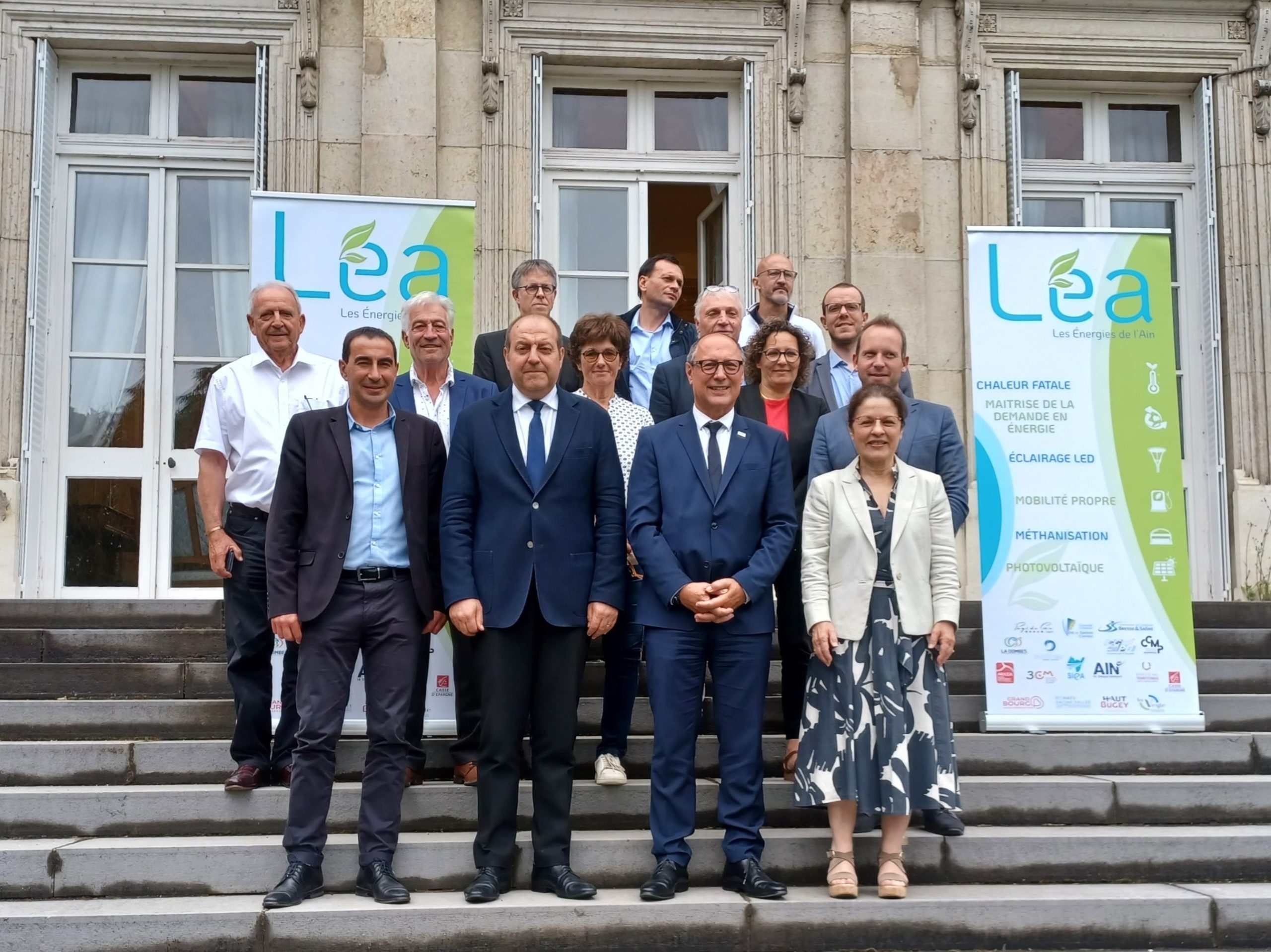 photo des actionnaires de la SEM LÉA présent à l'assemblée générale ordinaire et extraordinaire du 20 juin 2024