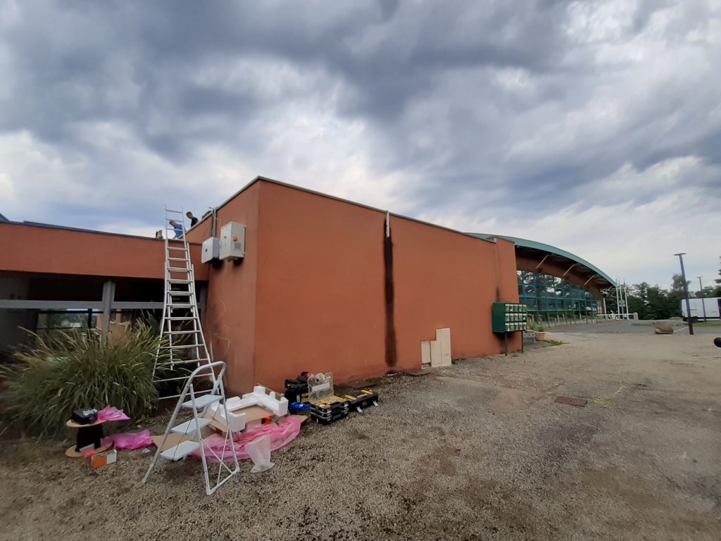 Début des travaux de la centrale photovoltaïque en toiture du complexe VISIOSPORT de la commune de Montceaux