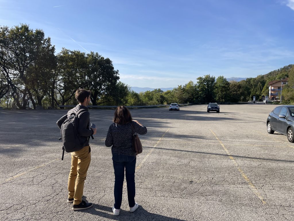 Photo du site du projet de construction de 4 ombrières photovoltaïques sur le parking de la télécabine du Fierney sur la commune de Crozet