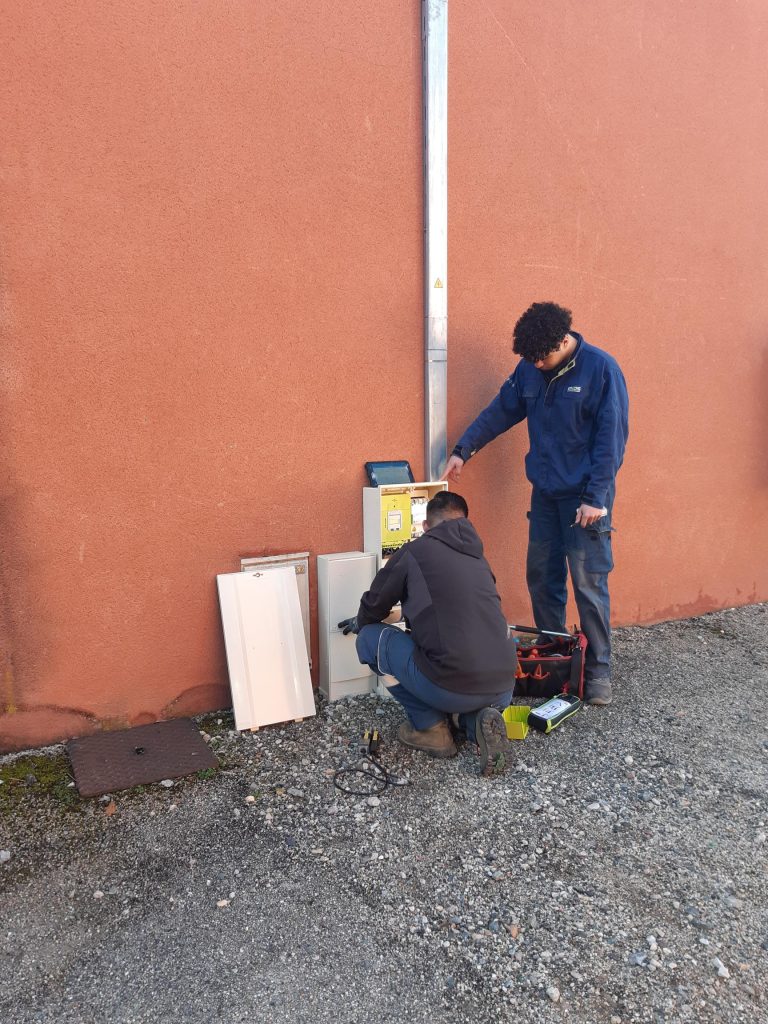 Mise en service de la centrale photovoltaïque en toiture du complexe Visiosport à Montceaux le 4 décembre 2024