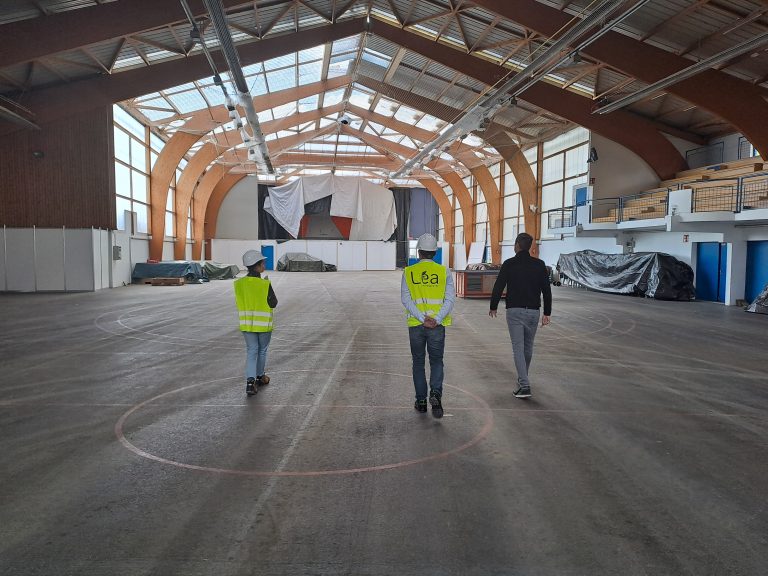 Réunion de lancement des missions de maitrise d’œuvre pour l’installation photovoltaïque en toiture de l'Espace Perdtemps à Gex, en présence de la SEM LÉA, de la commune de Gex et du bureau d'étude CYTHELIA.