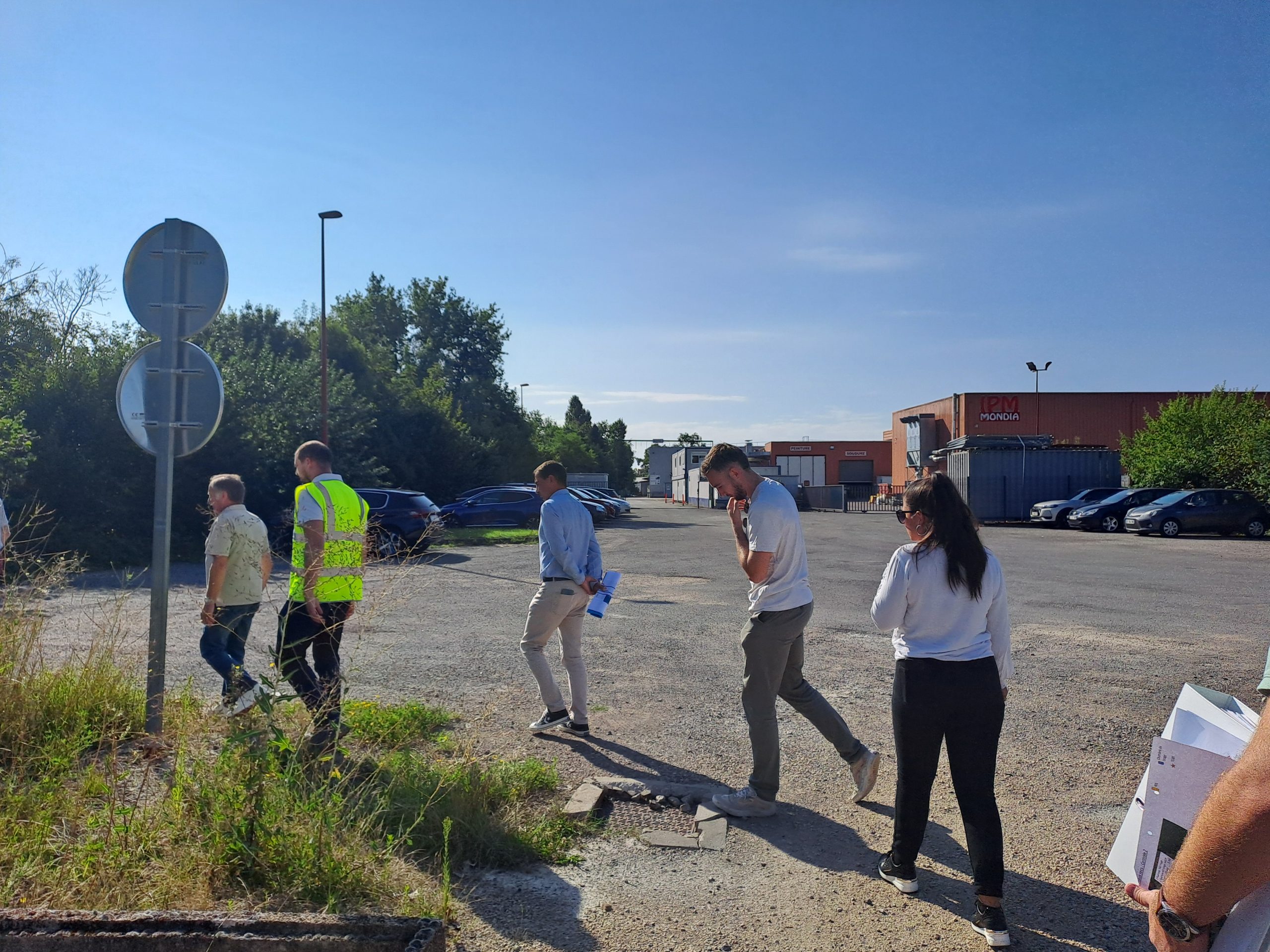 La réunion de lancement du marché de travaux des futures ombrières du parking communal de Pont-de-Vaux s’est déroulé le 31 juillet 2025.
